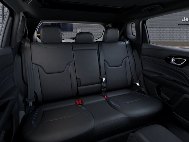 New 2026 Bright White Clear-Coat Exterior Paint Jeep Limited image 15