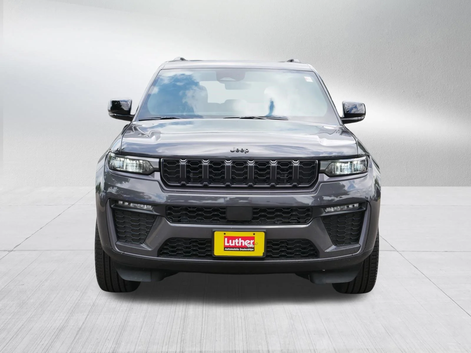 New 2026 Baltic Gray Metallic Clear-Coat Exterior Paint Jeep Limited image 2