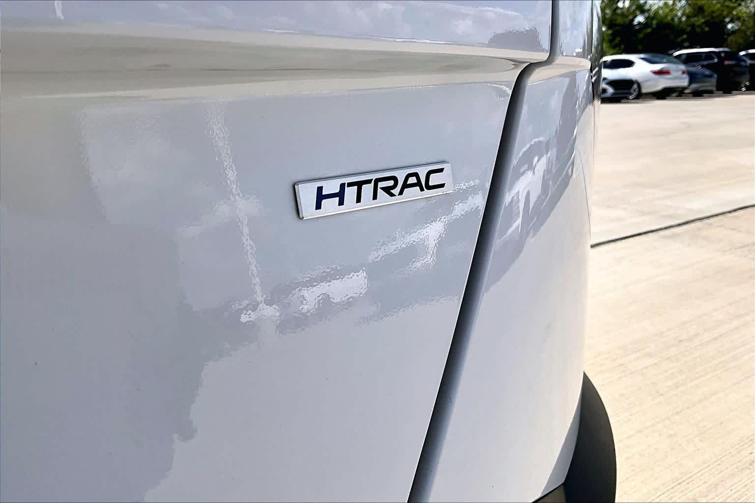 Certified Used 2025 Atlas White Hyundai SEL image 10