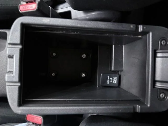 Used 2024  Mitsubishi 2.0 LE image 28