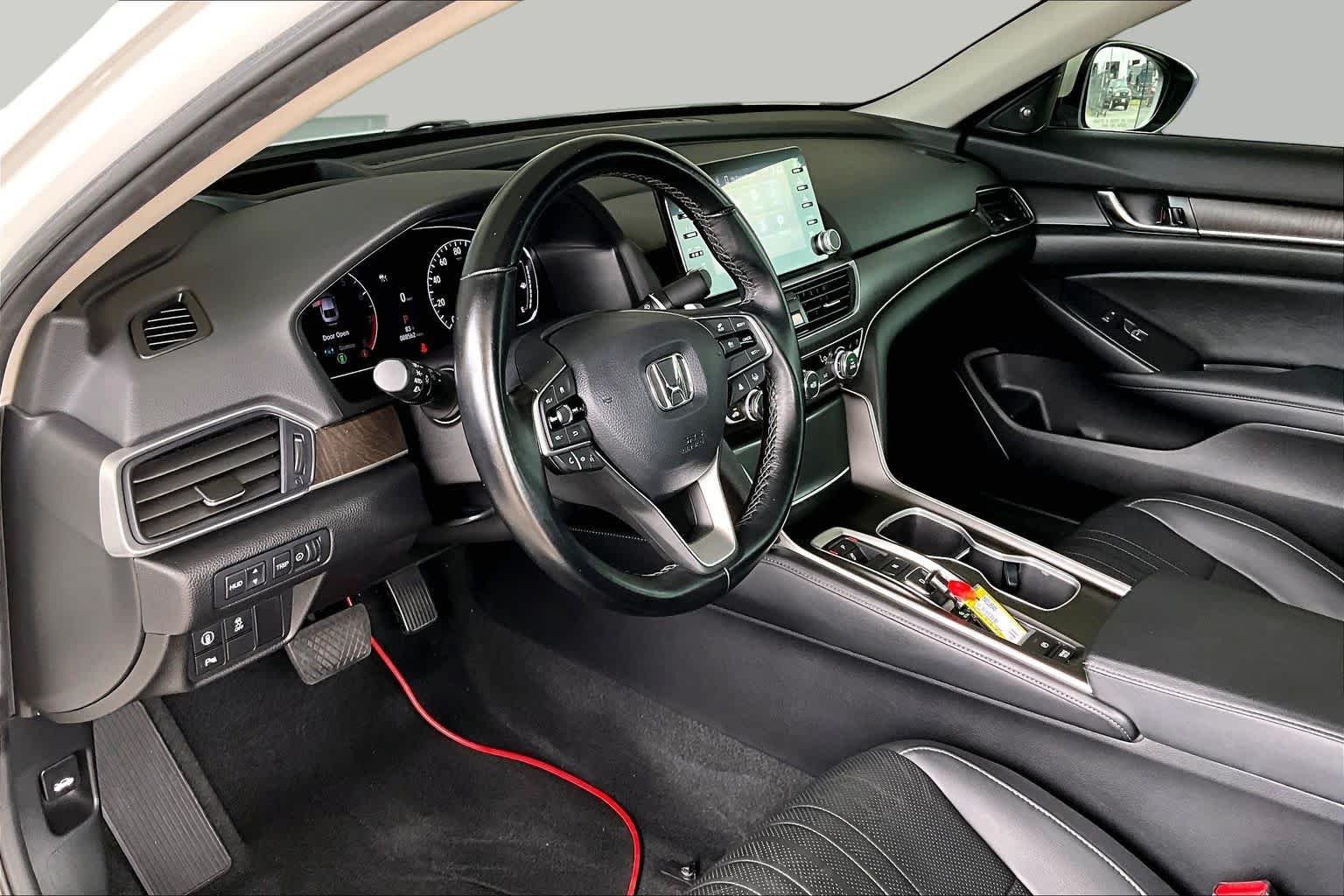 Used 2021 Platinum White Pearl Honda Touring image 18