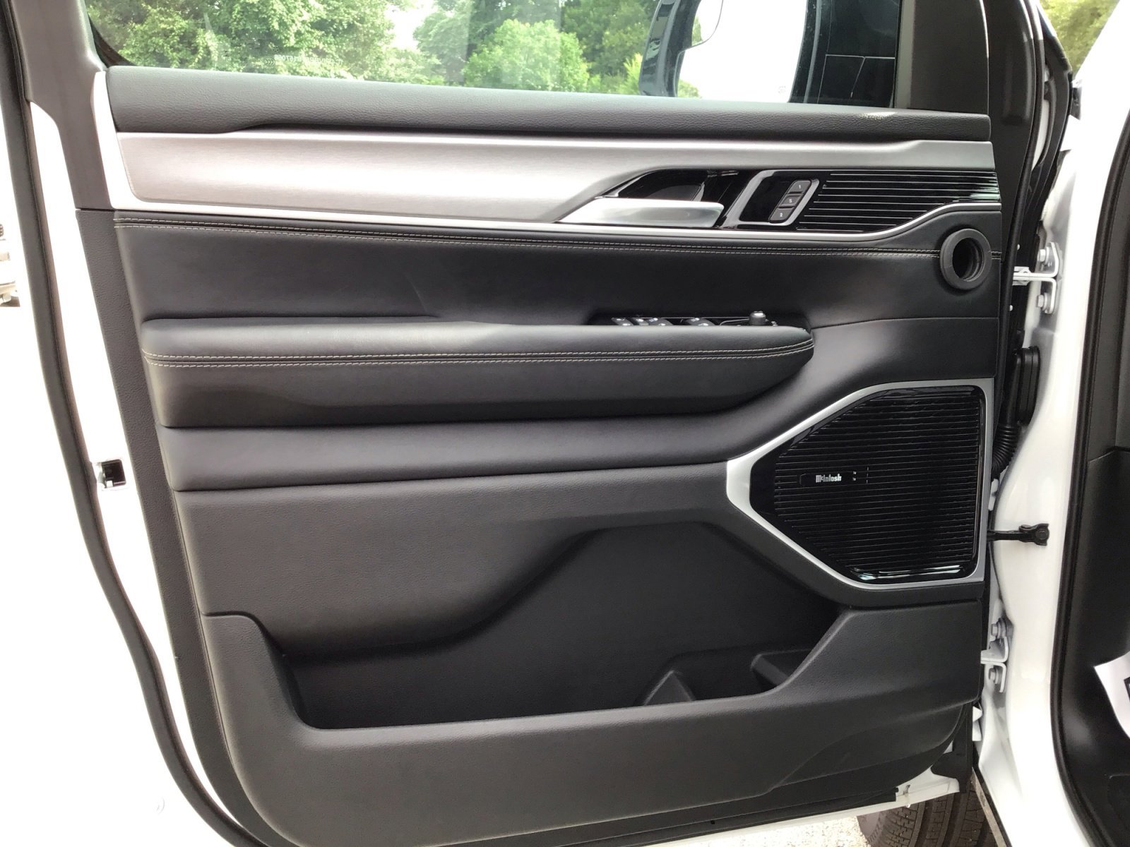 New 2026 Bright White Clearcoat Jeep Limited Reserve image 30