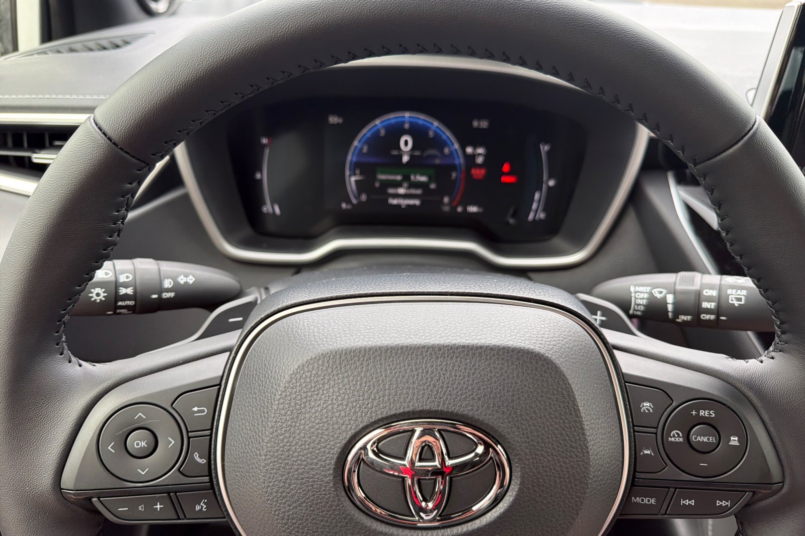 New 2026 Wind Chill Pearl with Midnight Black Metallic roof <sup>1</sup> Toyota  XSE image 20