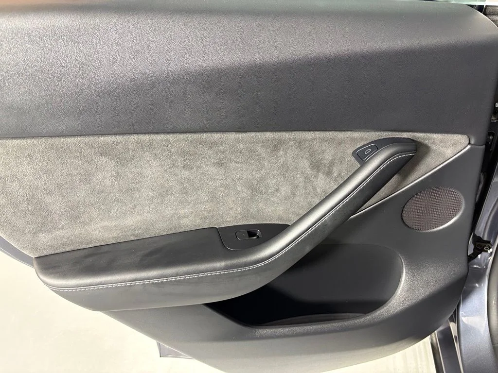 Used 2022 Midnight Silver Metallic Tesla Performance image 35