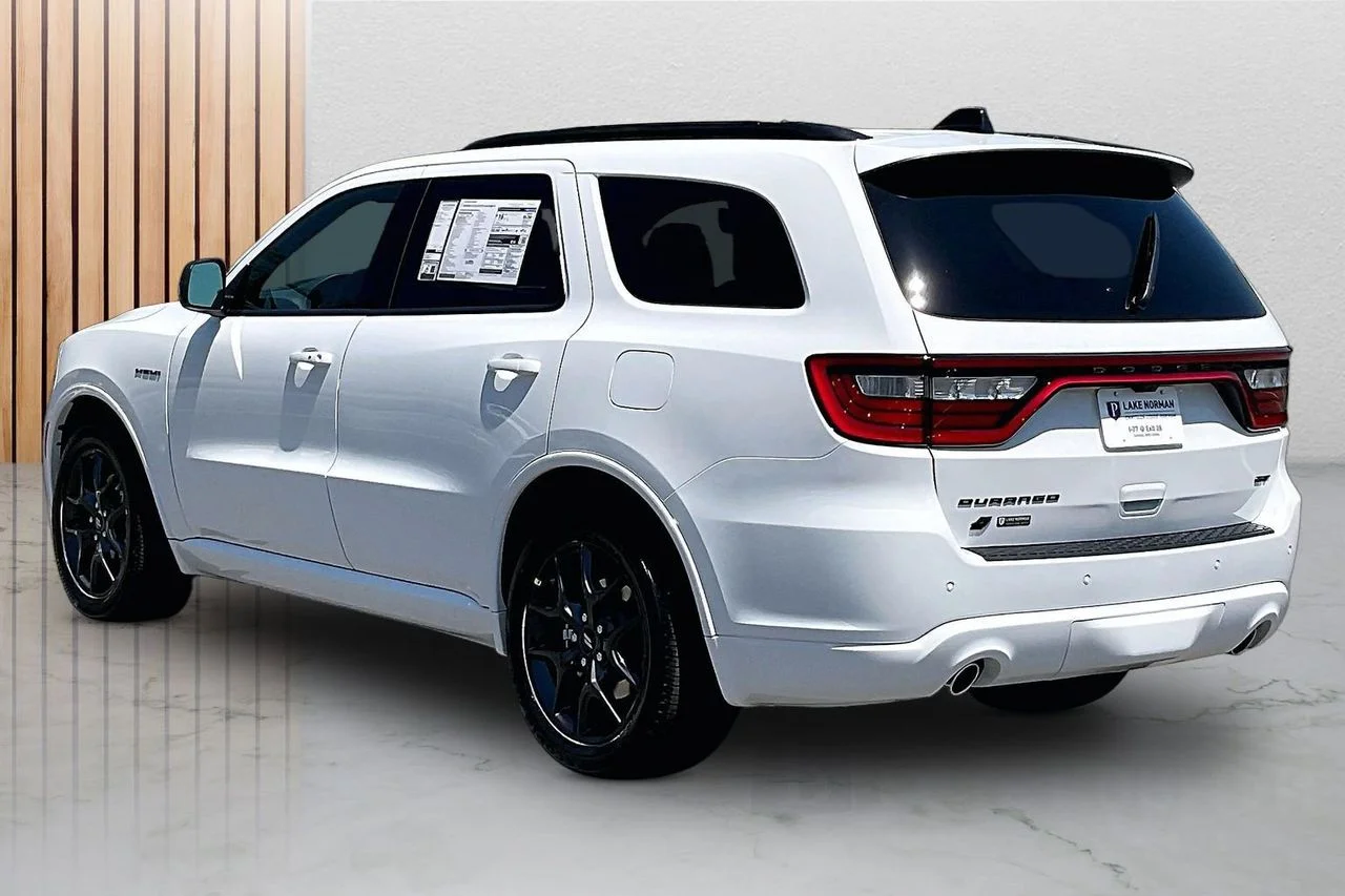 New 2026 White Knuckle Clear-Coat Exterior Paint Dodge GT HEMI V8 image 7