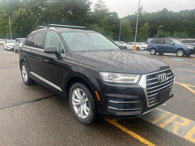 Used 2019 Orca Black Metallic Audi SE Premium image 1