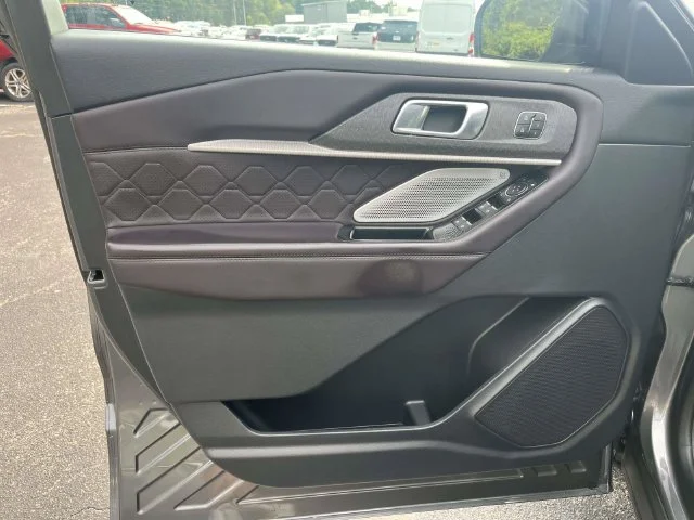 Used 2025 Gray Ford Platinum image 17