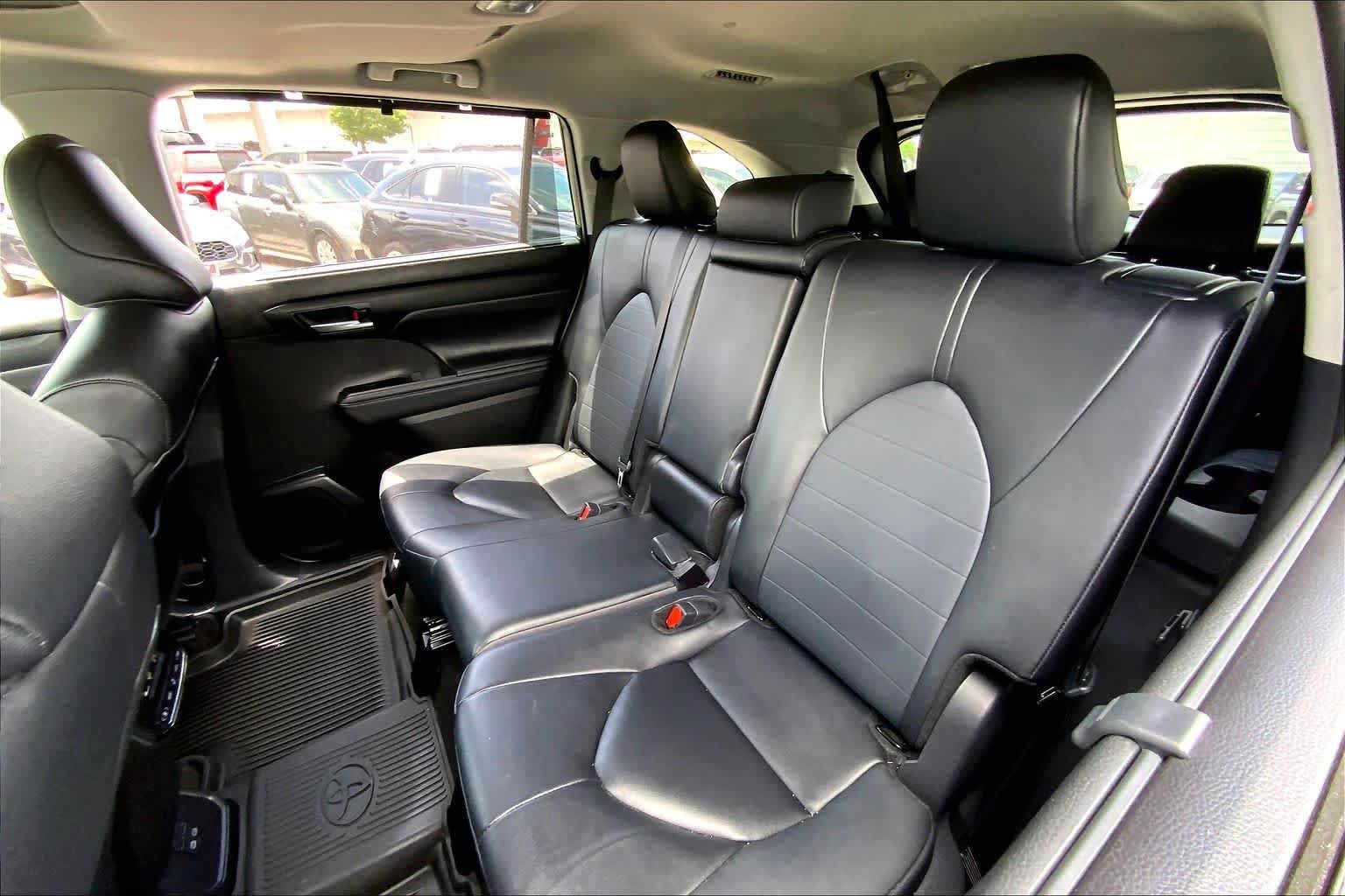 2025 Toyota Highlander XLE - Photo 21