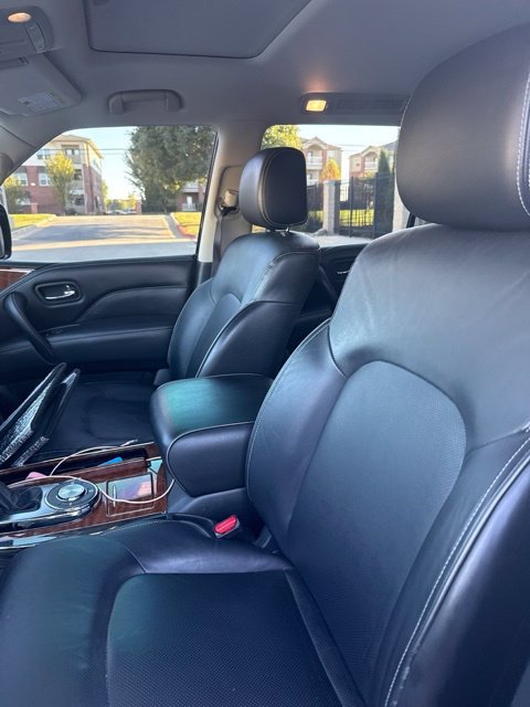 Used 2019 Black INFINITI LUXE image 8