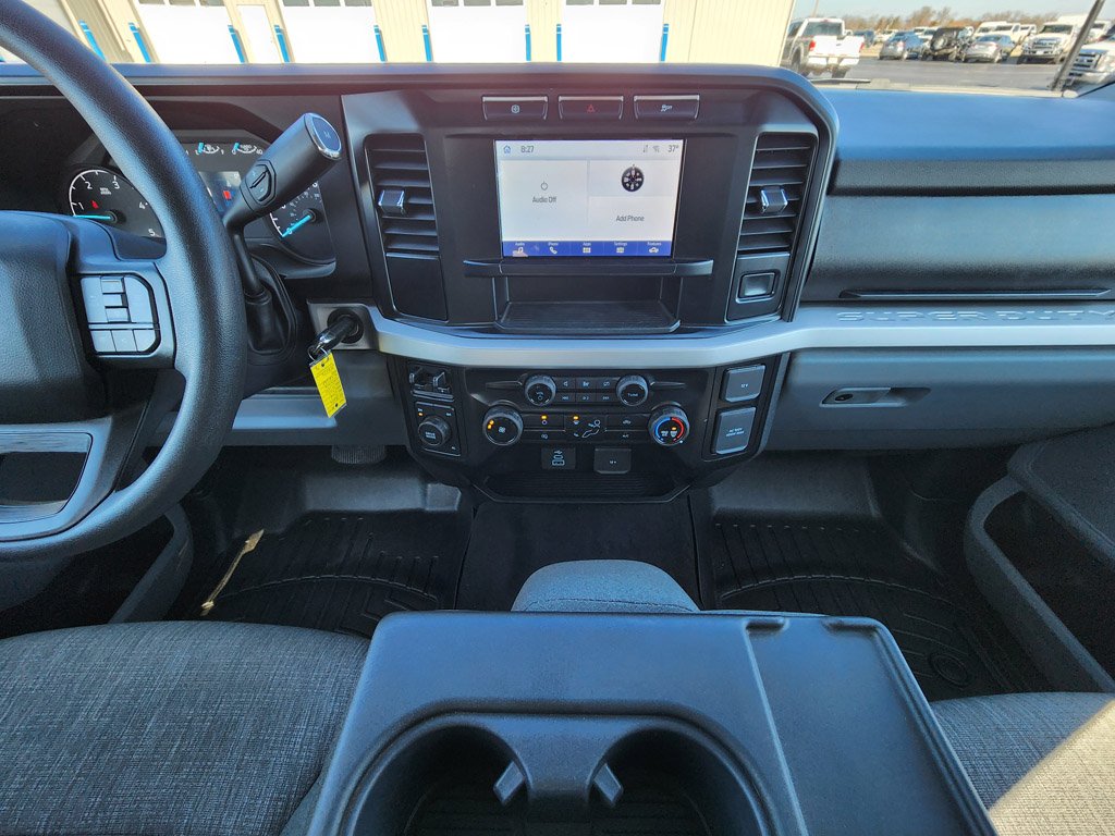 Used 2024 Oxford White Ford XLT image 26