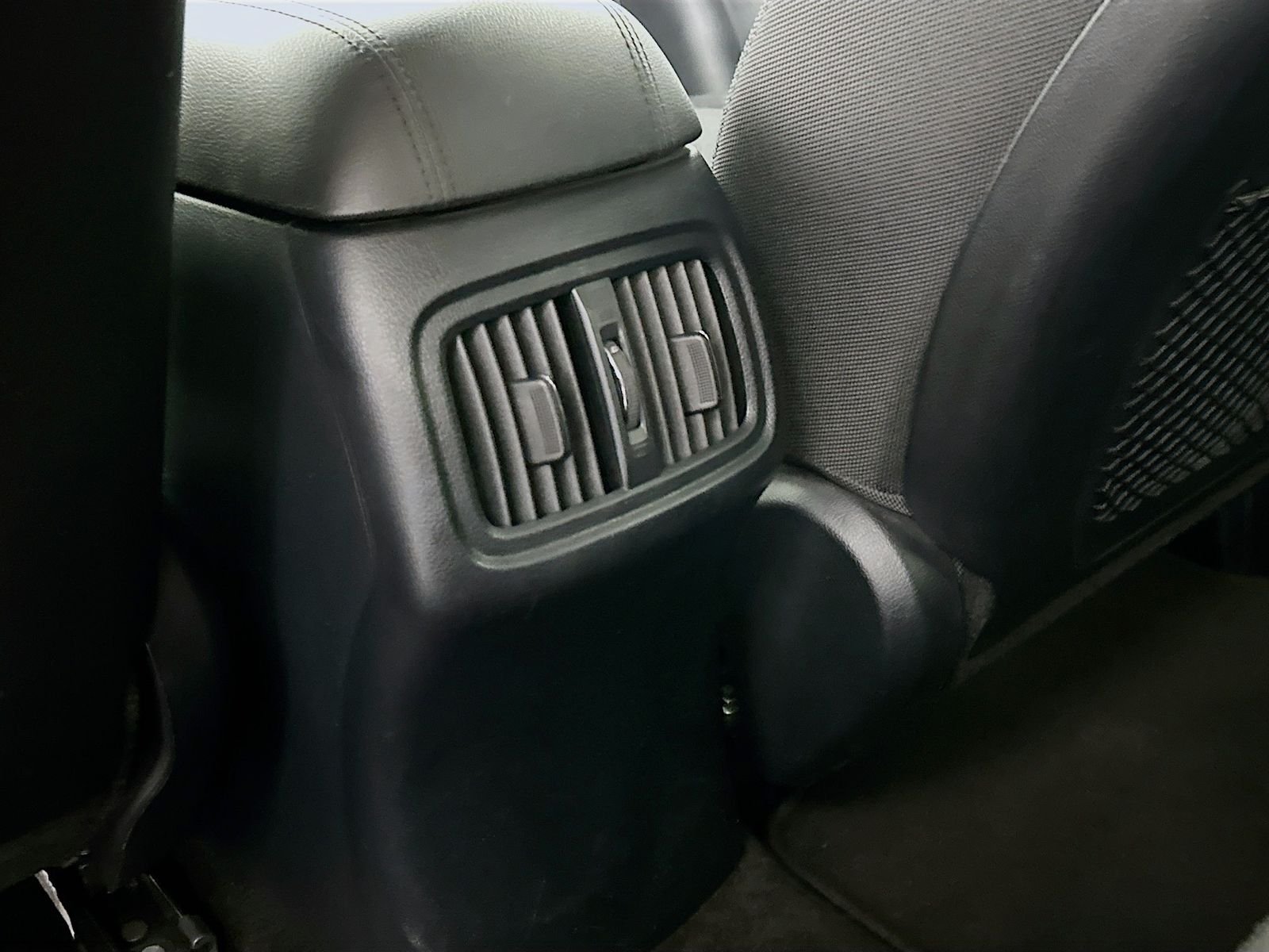 Used 2014 Signal Red Kia LX image 23