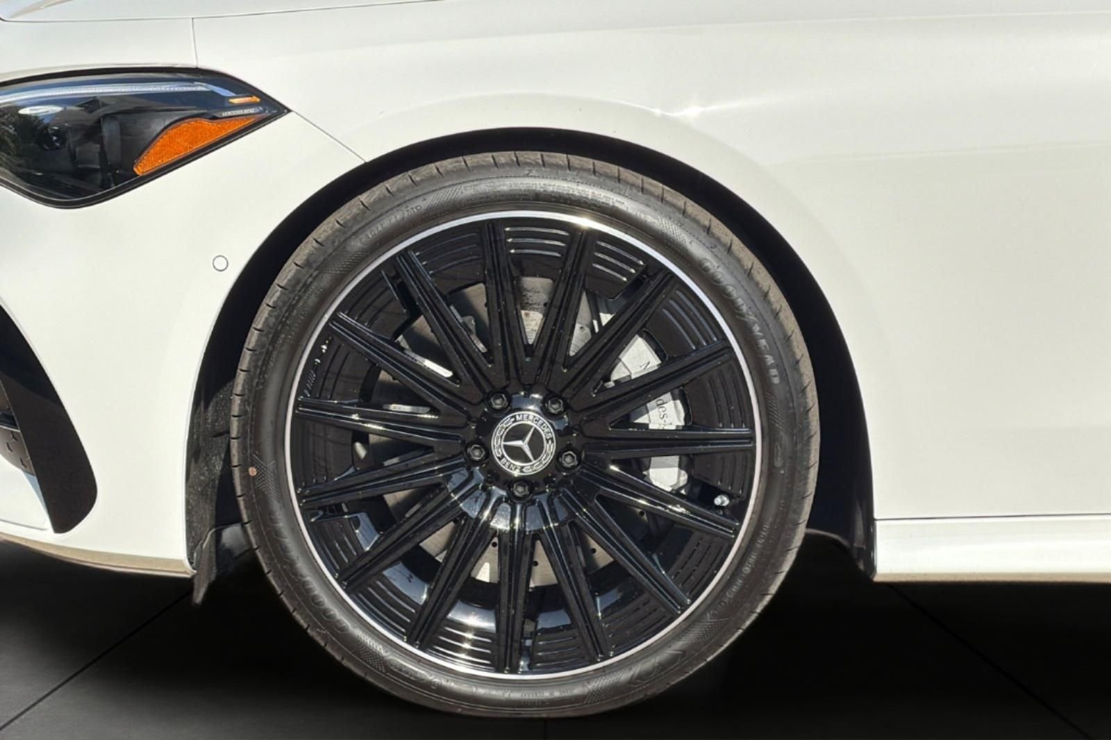 New 2026 Polar White Mercedes-Benz CLE 450 image 4