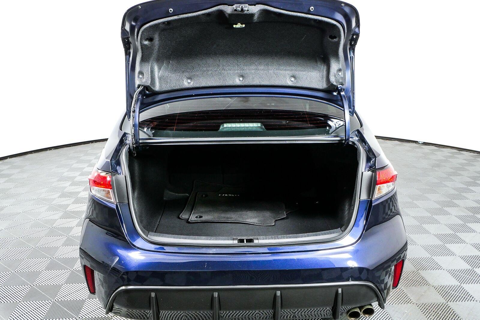 2025 Toyota Corolla SE - Photo 29