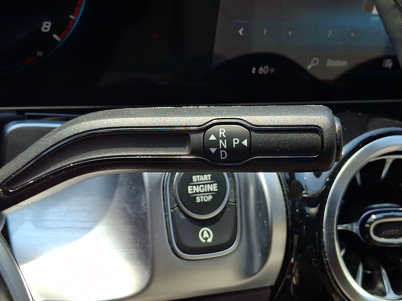 Certified Used 2022 Polar White   149 Mercedes-Benz GLB 250 image 16