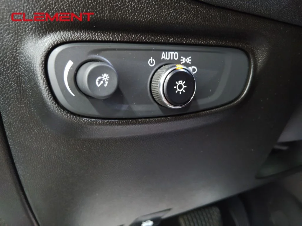 2022 Chevrolet Equinox LT - Photo 24