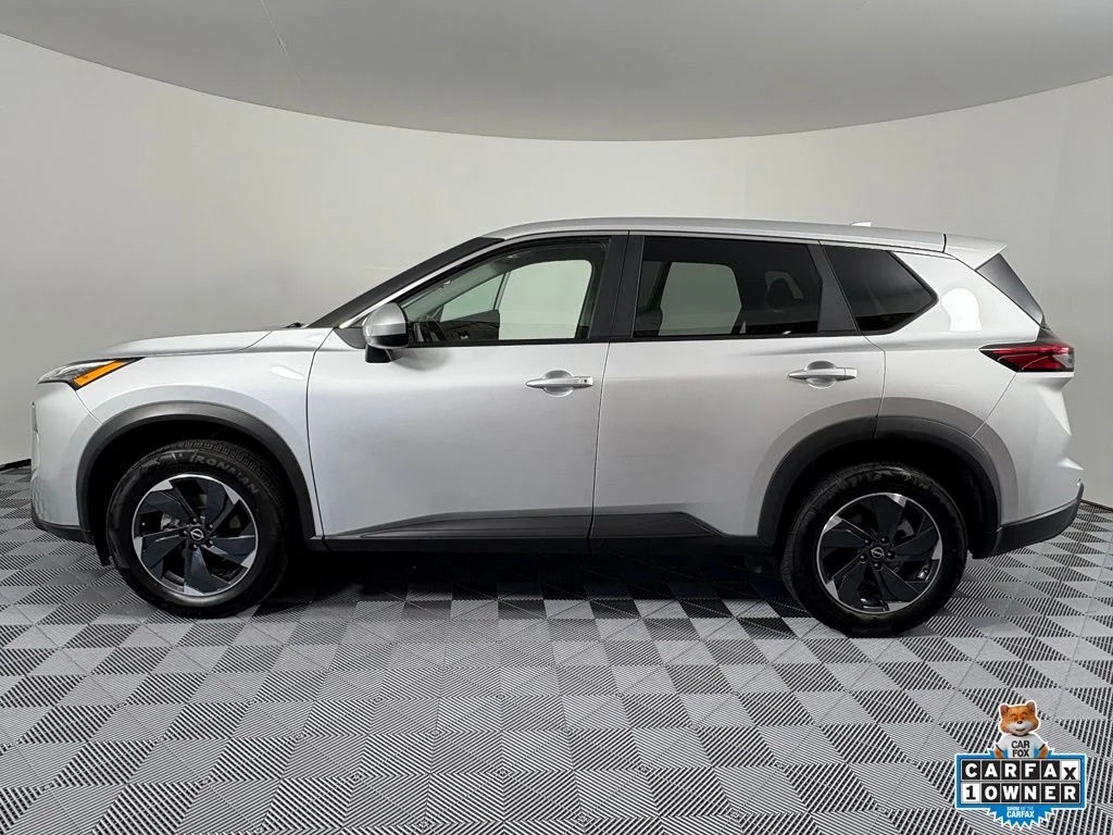 Used 2025 Silver Nissan SV image 13