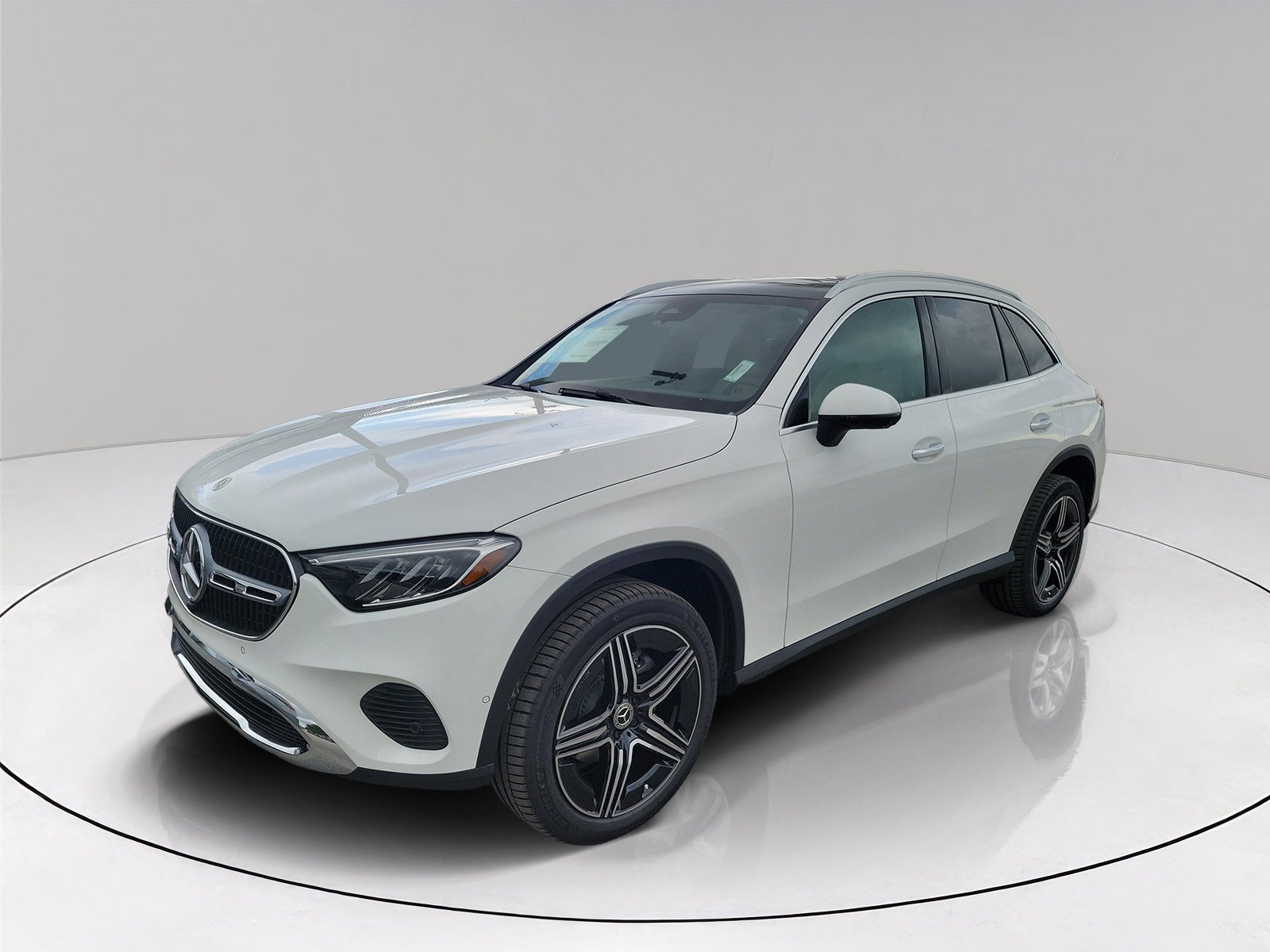 New 2027 Polar White Mercedes-Benz GLC 300 image 3