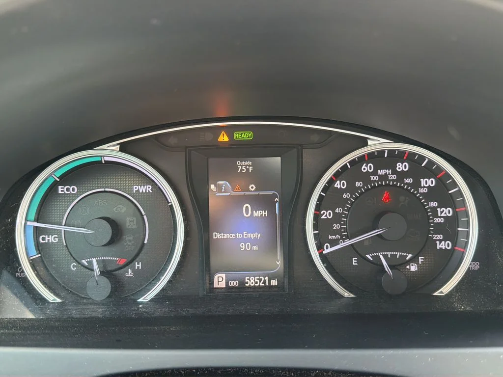 Used 2016 White Toyota SE image 12