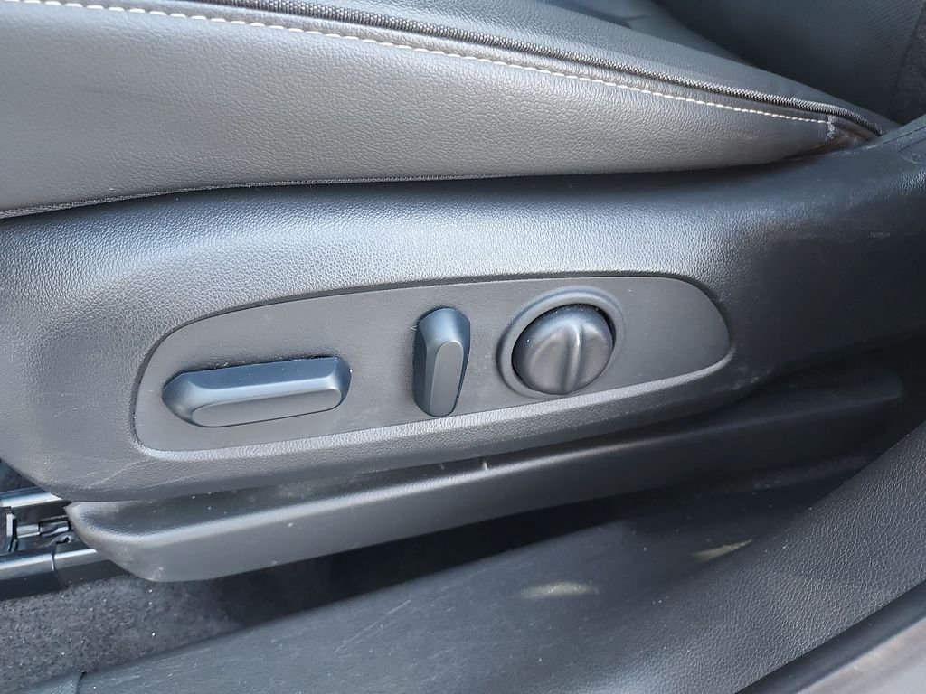 Used 2023 Gray Chevrolet ACTIV image 18