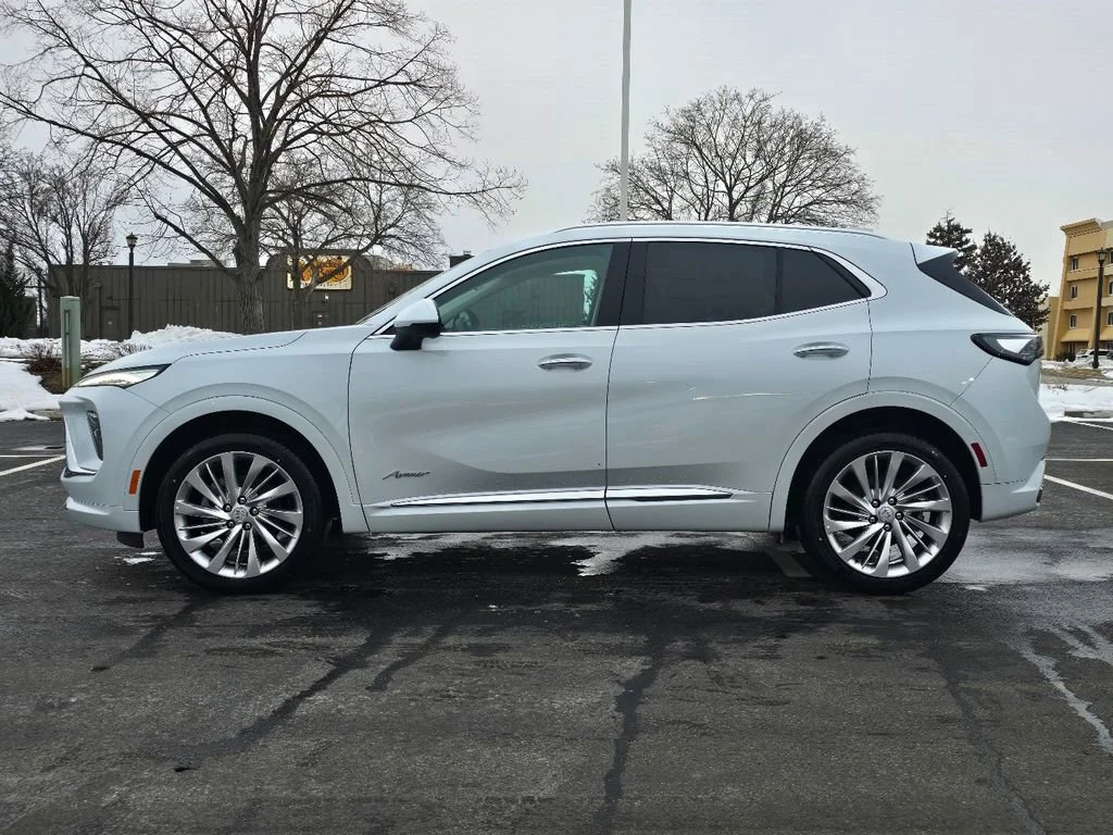 New 2026 Iridescent White Tricoat Buick Avenir image 7