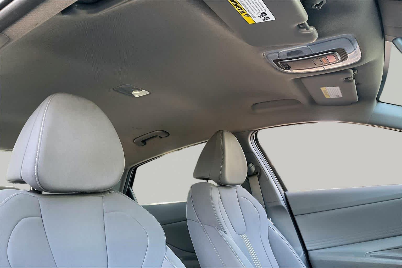 Used 2024 Abyss Black Hyundai SEL image 13