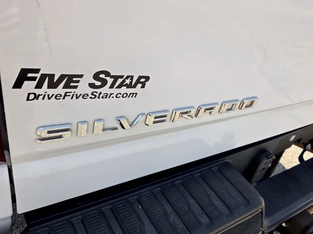 Used 2021 White Chevrolet Custom image 10