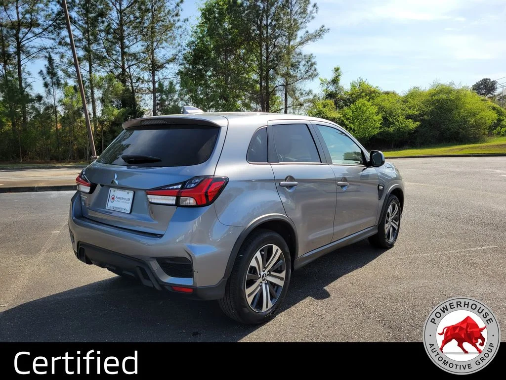 Used 2025 Silver Mitsubishi  image 6