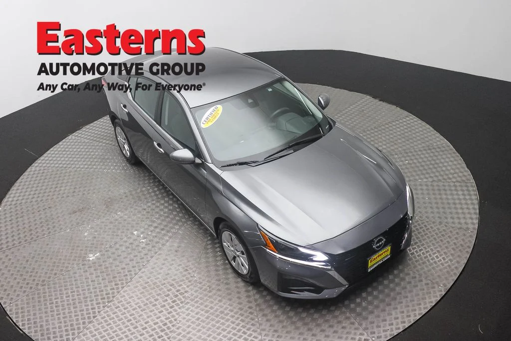 Used 2023 Gray Nissan 2.5 S image 3
