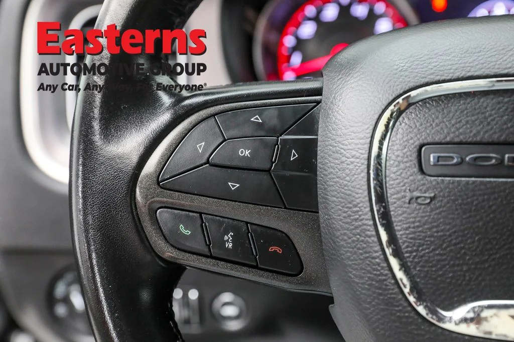 Used 2022 Black Dodge SXT image 15