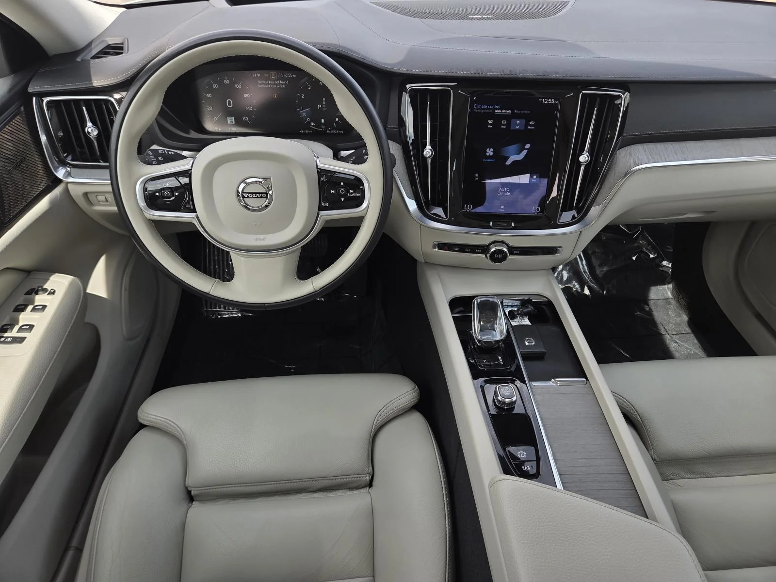 Certified Used 2022 Crystal White Metallic Volvo Inscription image 12