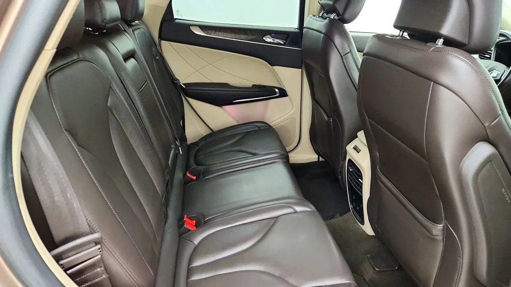 Used 2019 Iced Mocha Metallic Lincoln Reserve AWD w/ 2.3L Turbo, Technology Pkg & Climate Pkg image 24