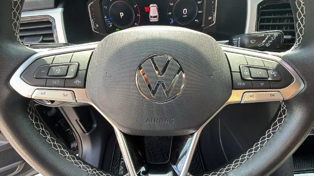 Used 2023 Black Volkswagen 2.0T SE w/Technology image 23