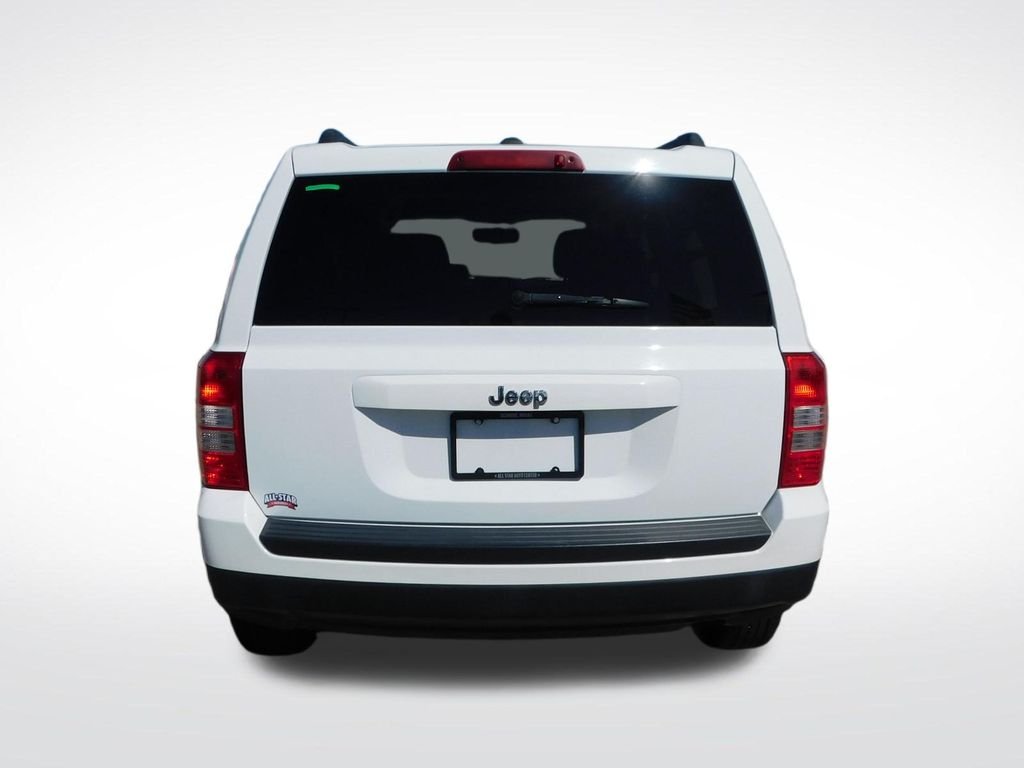 Used 2016 White Jeep Sport image 4