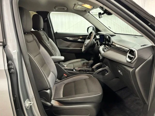 Used 2025 Gray Chevrolet LT image 21