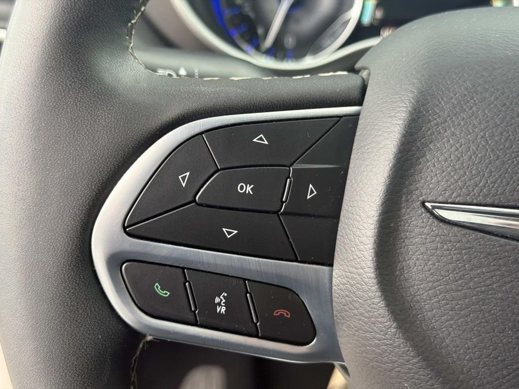 Used 2024 Silver Chrysler Touring L image 20