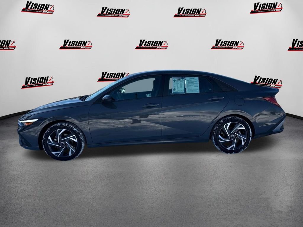 2025 Hyundai Elantra Blue - Photo 9
