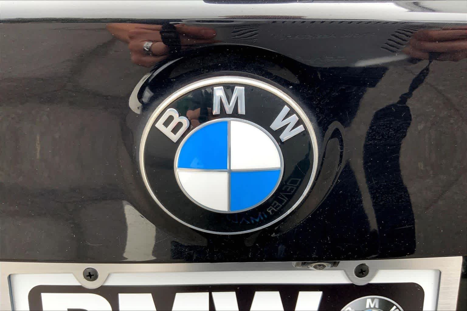 Used 2022 Black Sapphire Metallic BMW M40i image 9