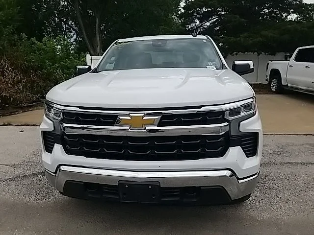 Used 2022 White Chevrolet LT image 9