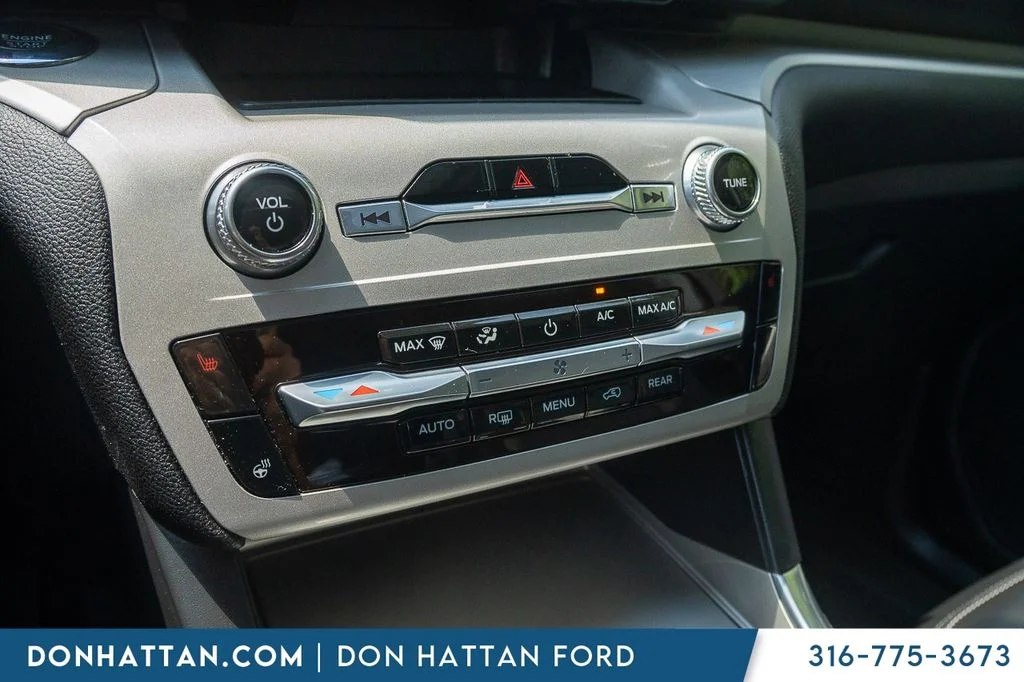 Used 2023 White Ford XLT image 9
