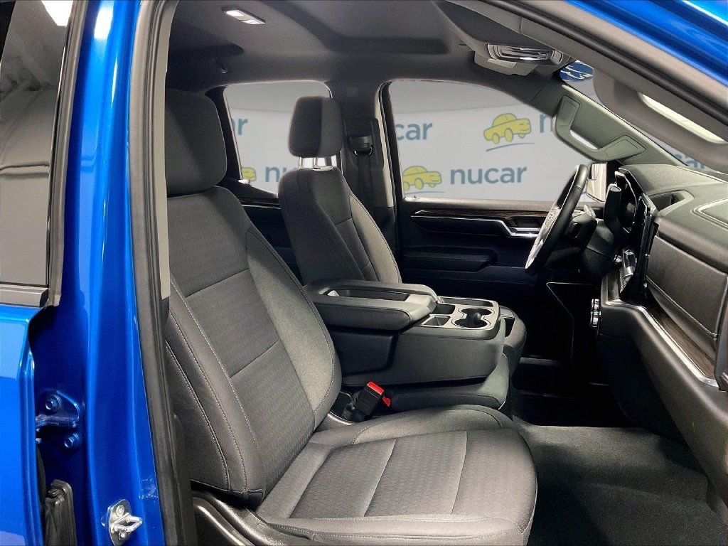 Used 2023 Blue GMC Elevation image 11