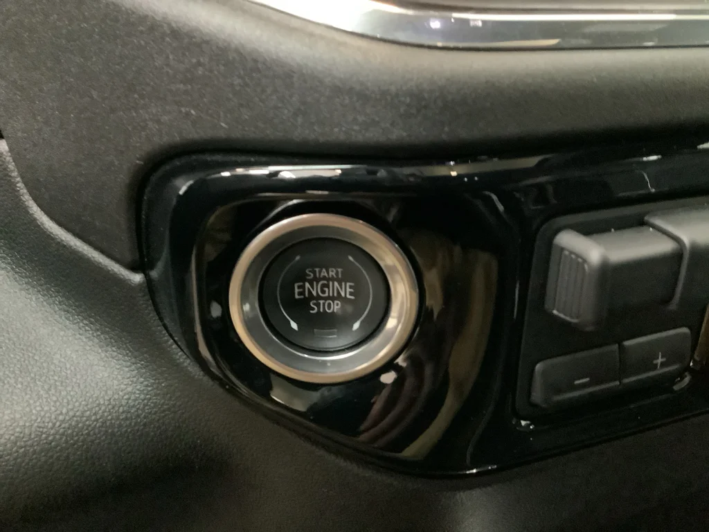 Used 2024 Sterling Metallic GMC SLT image 18