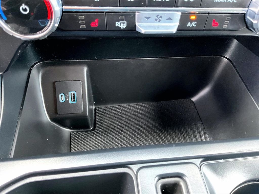 Used 2023 Blue Ford XLT image 26