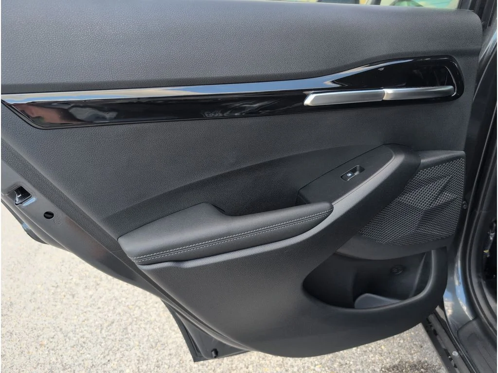 2025 Kia Seltos SX - Photo 31