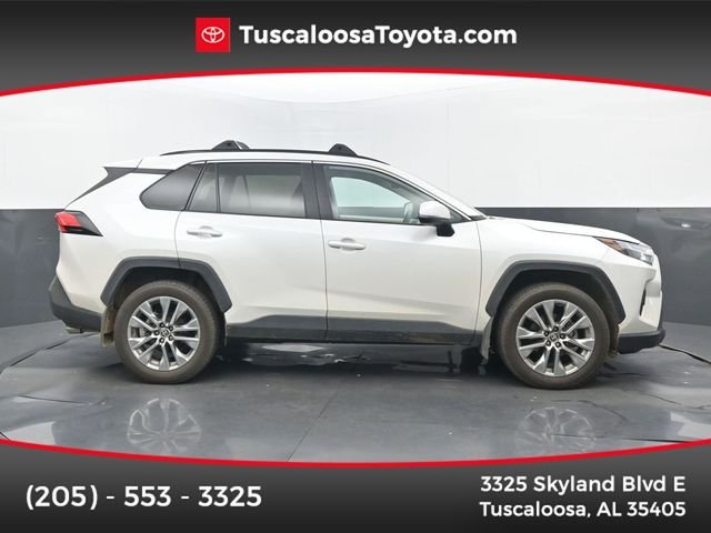 Used 2024 Wind Chill Pearl Toyota XLE Premium image 1