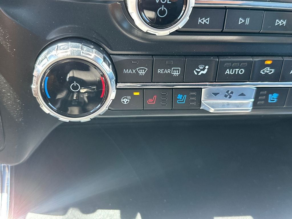 New 2025 Black Ford Lariat image 29