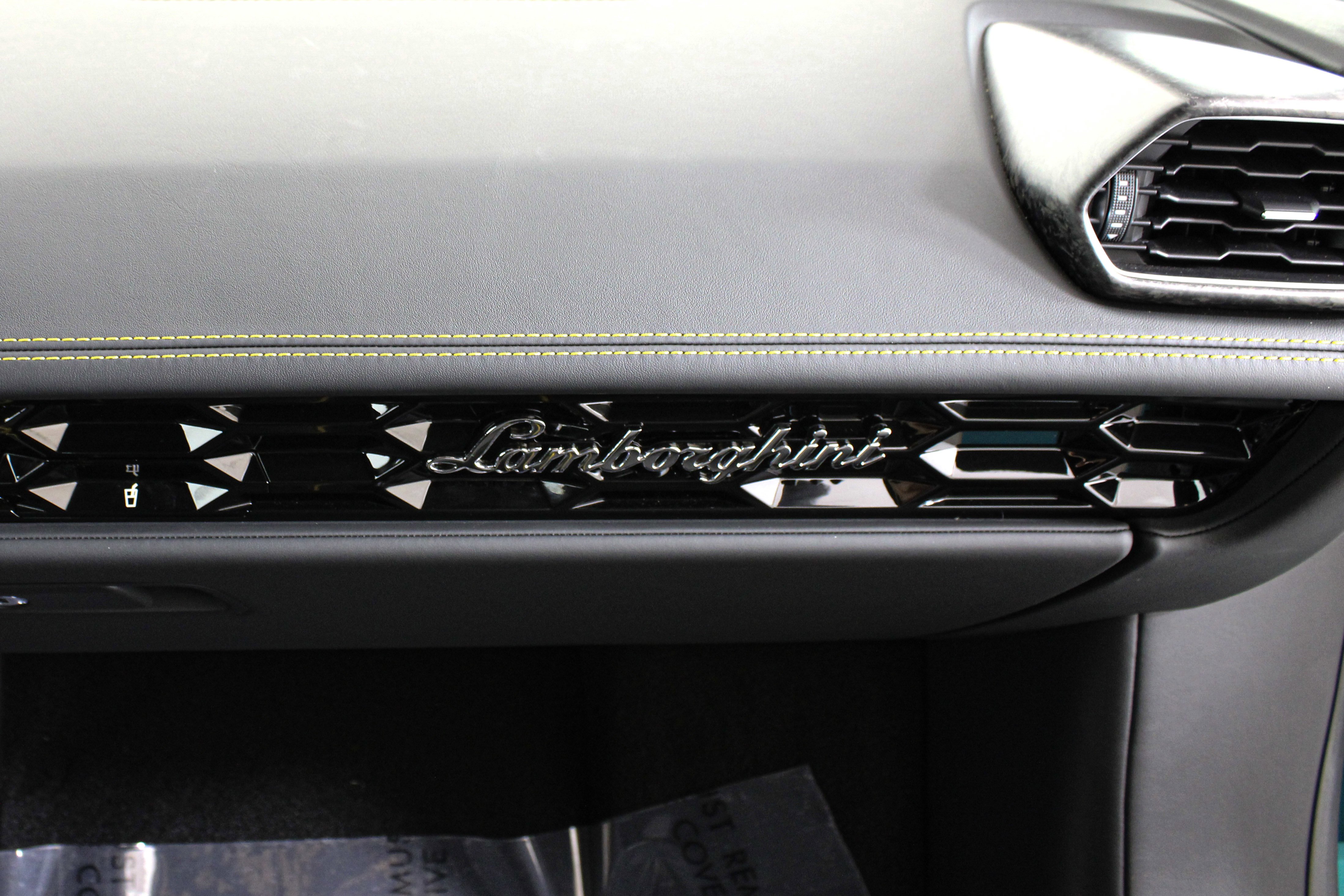 Used 2021 Blue Lamborghini  image 35