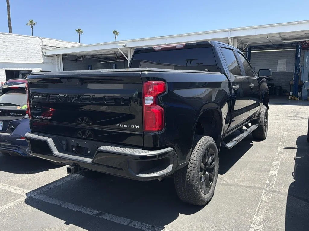 Used 2020 BLACK Chevrolet Custom image 2