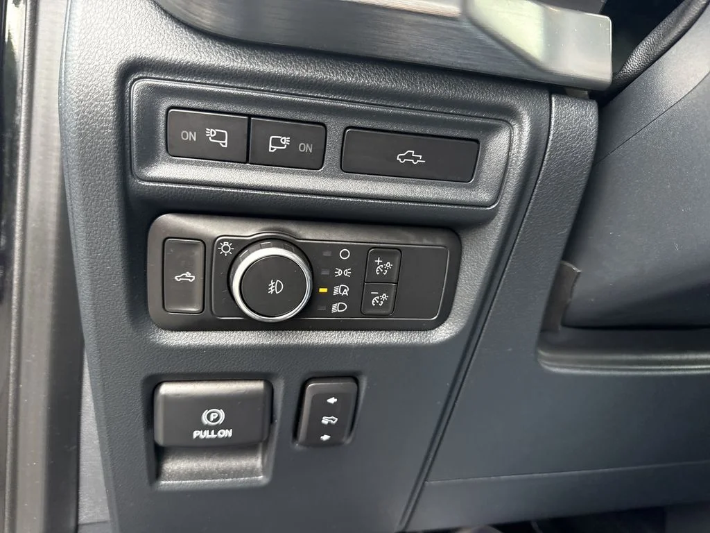 Used 2022 Agate Black Metallic Ford Lariat image 26