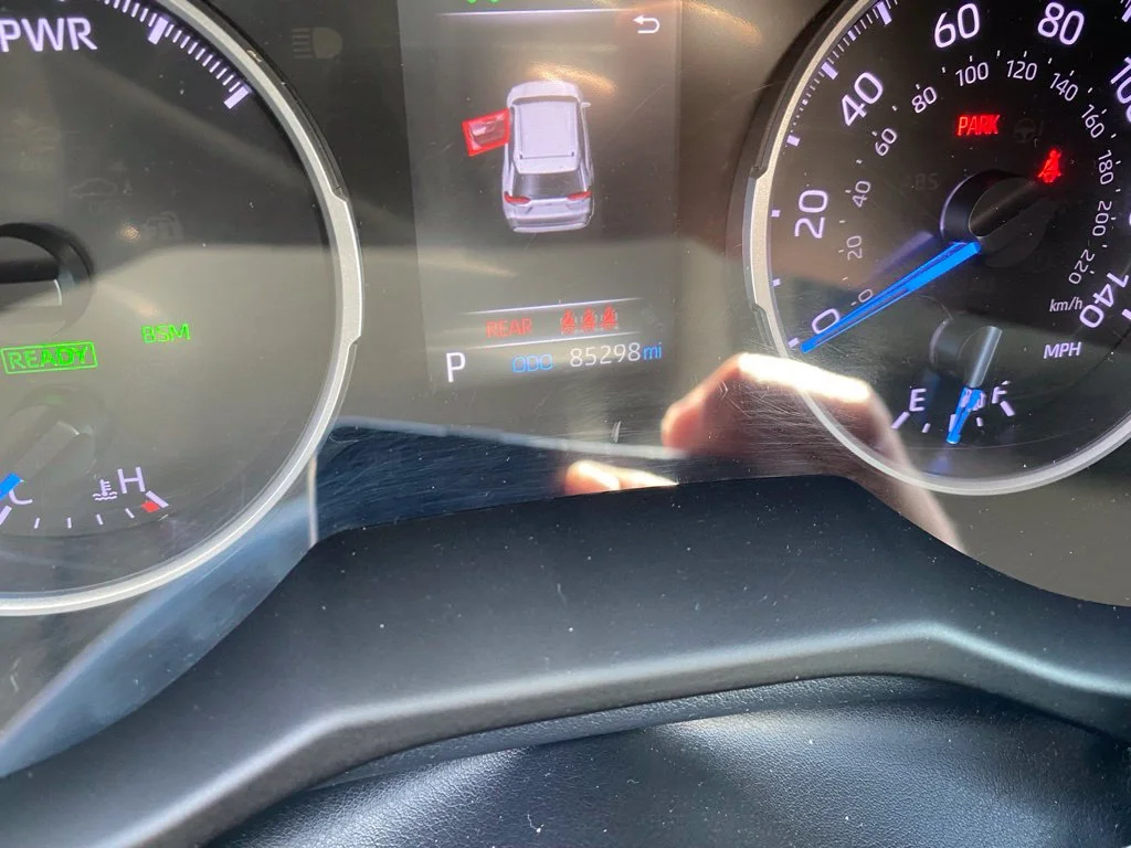 Used 2022 Silver Toyota XLE image 5