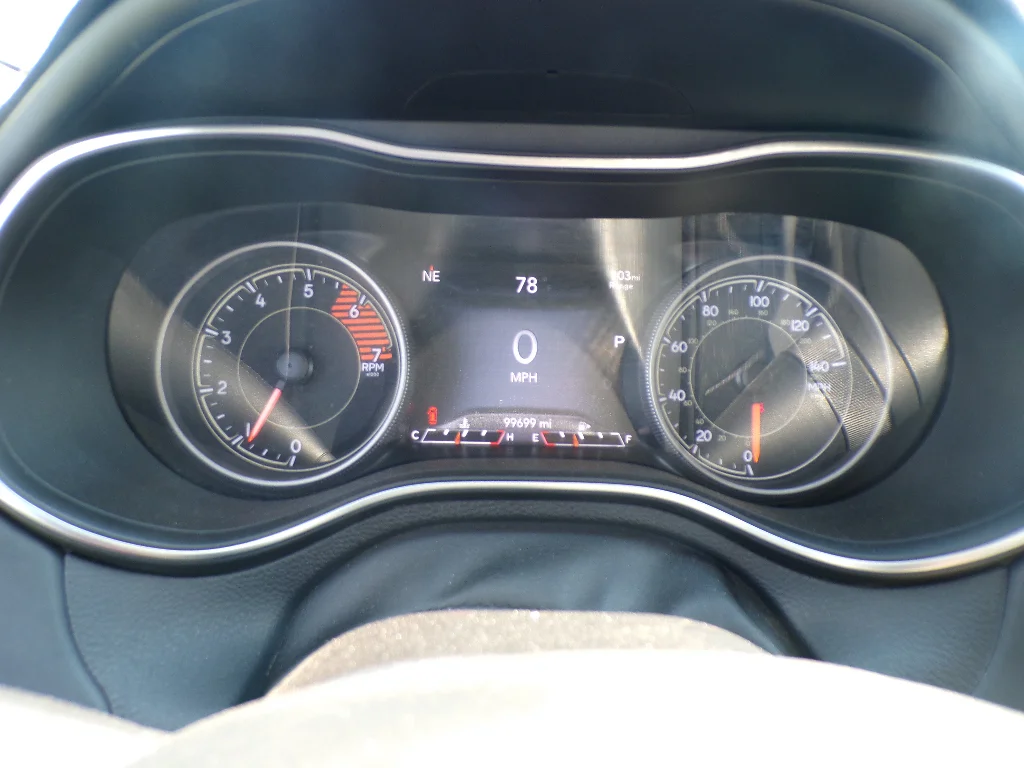 Used 2019 Velvet Red Pearlcoat Jeep Overland image 19